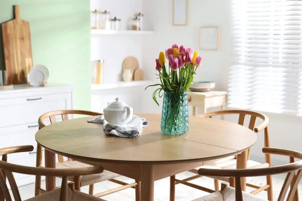 table à manger à la maison